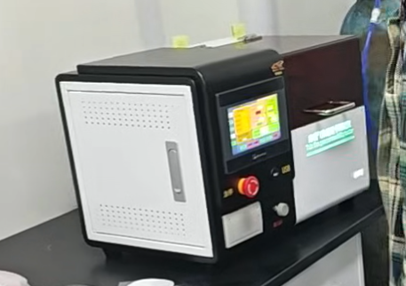 薄膜气体透过率测试仪：上海程斯与湖北XX大学合作，进行技术培训