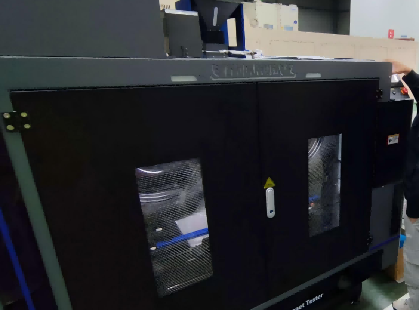 飞石冲击测试仪：上海程斯与XX公司合作，提供上门售后服务